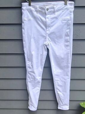 American Eagle Next Level Stretch White Jeans size 12